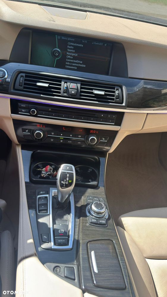 BMW Seria 5 520i - 11