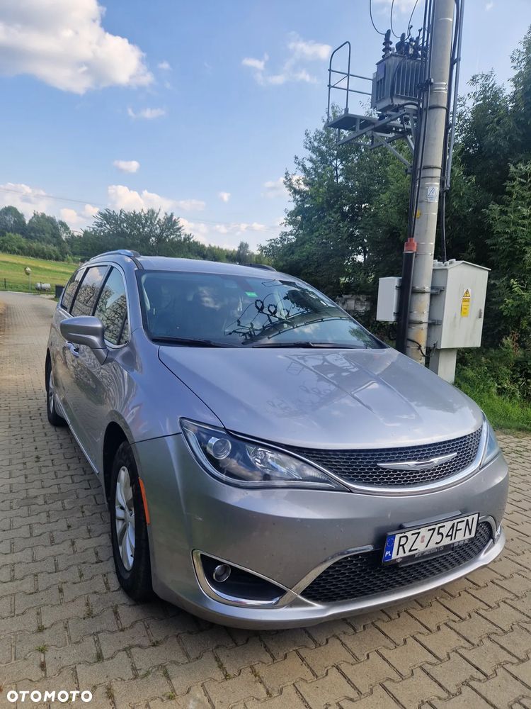 Chrysler Pacifica - 7