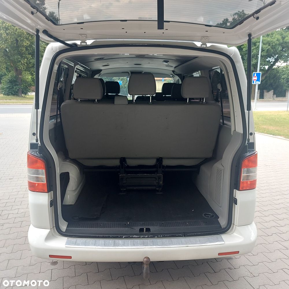 Volkswagen Caravelle - 9
