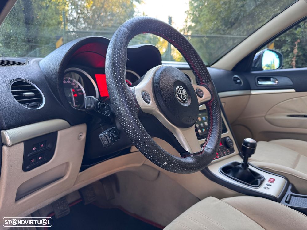 Alfa Romeo 159 Sportwagon 1.9 JTDm 16V Sportiva - 21