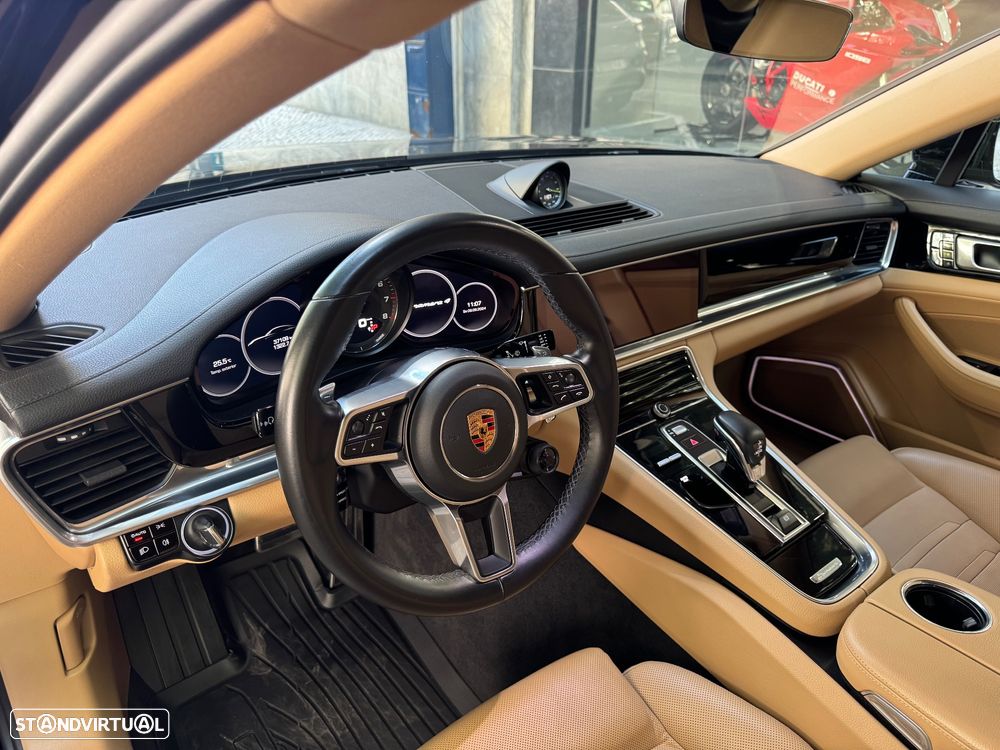Porsche Panamera 4 E-Hybrid - 22