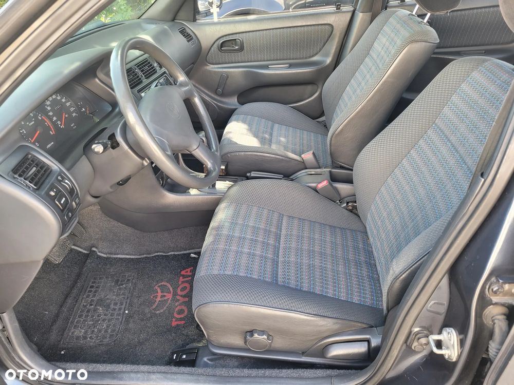 Toyota Corolla 1.6 16V GLi - 9