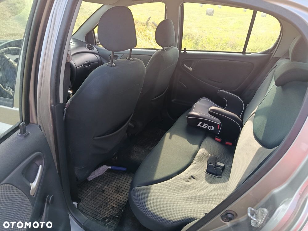 Toyota Yaris - 5