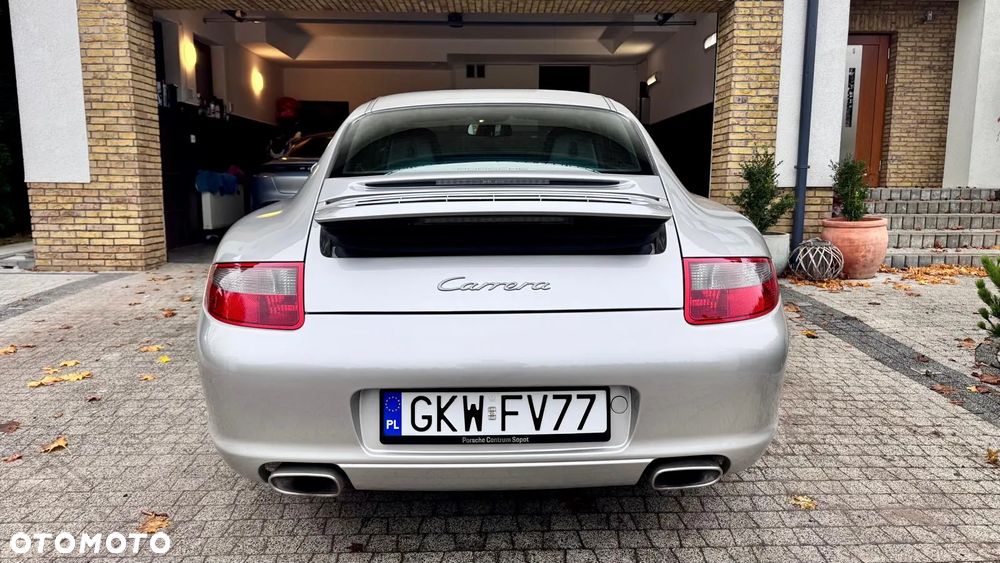 Porsche 911 Carrera - 6