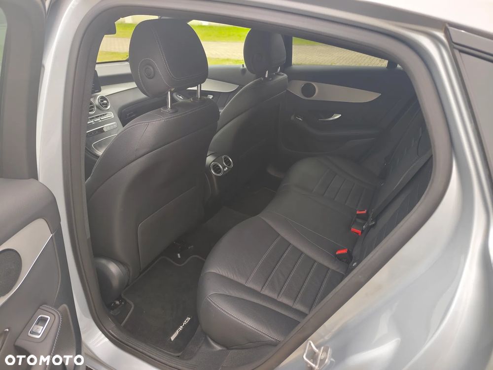 Mercedes-Benz GLC 220 d 4Matic 9G-TRONIC AMG Line Plus - 29