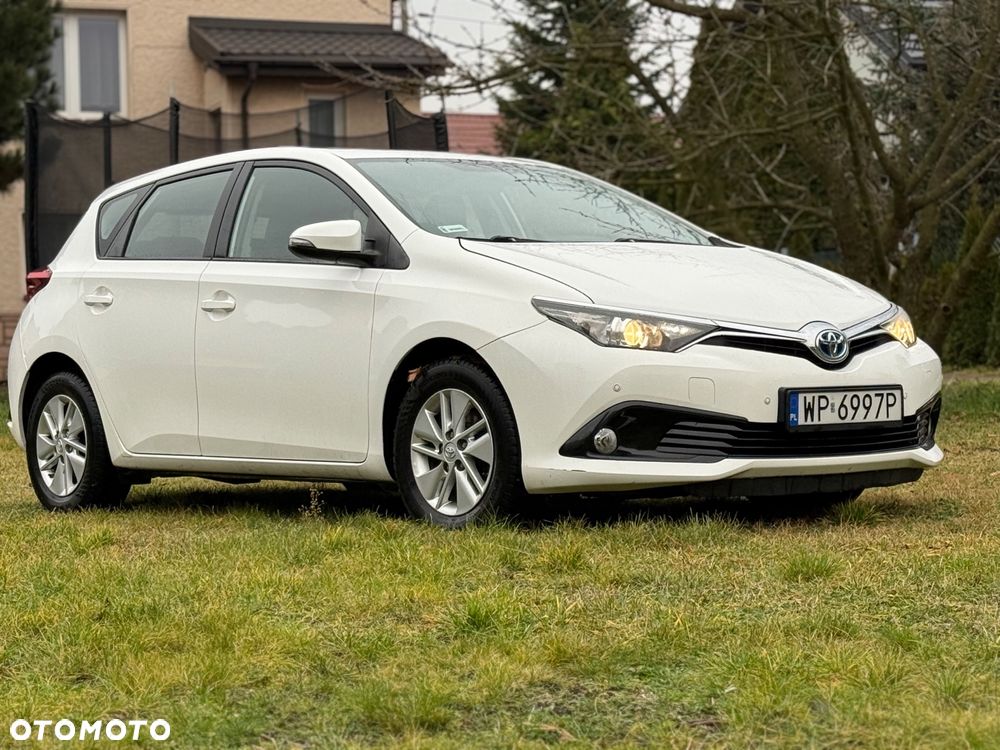 Toyota Auris 1.8 HSD Luna - 2
