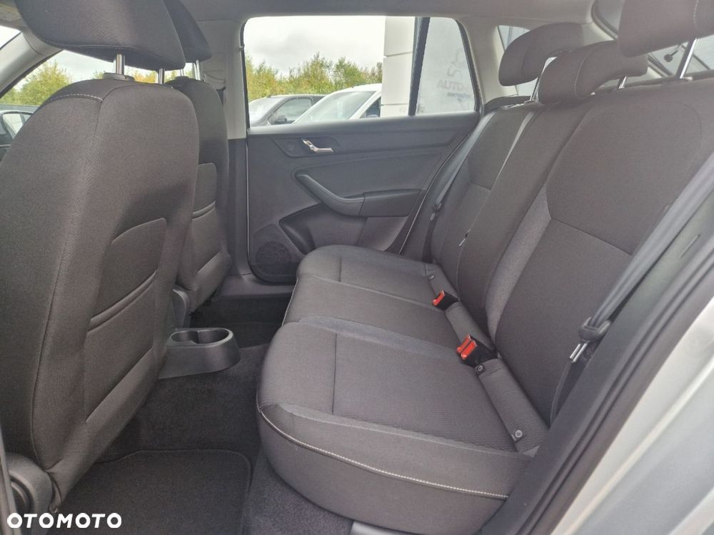 Skoda RAPID 1.6 TDI DSG Ambition - 8
