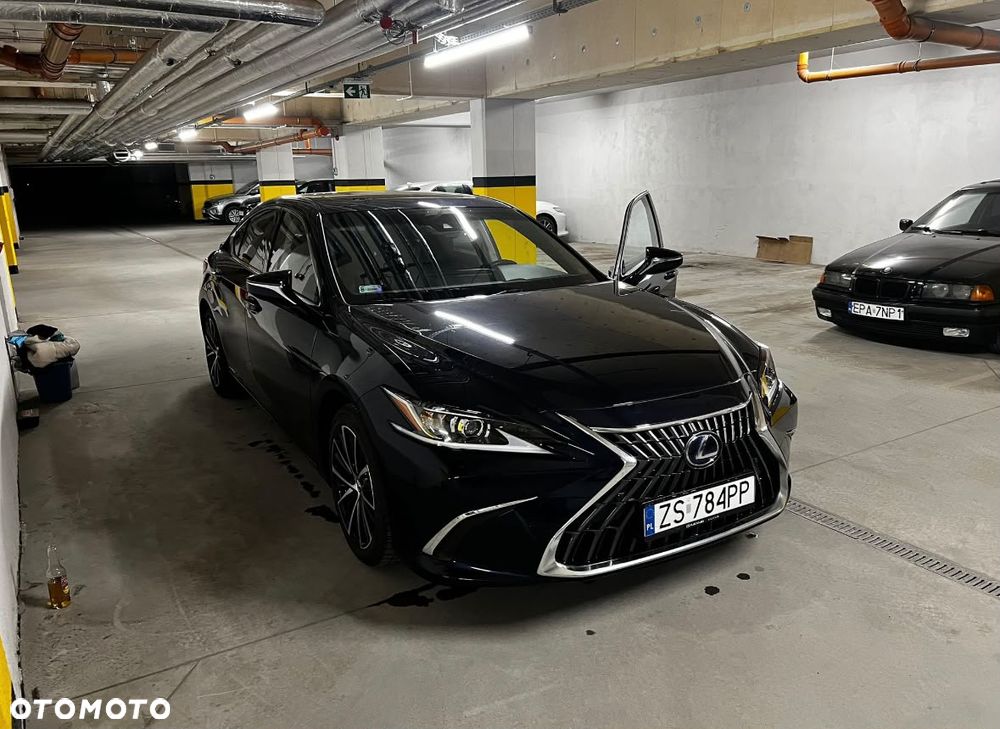 Lexus ES - 1