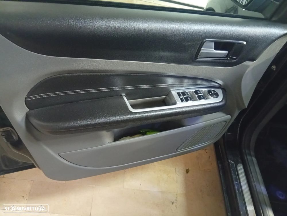 Ford Focus 1.6 TDCi Titanium - 12