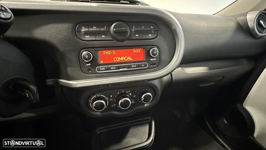 Renault Twingo 1.0 SCe Limited EDC - 19