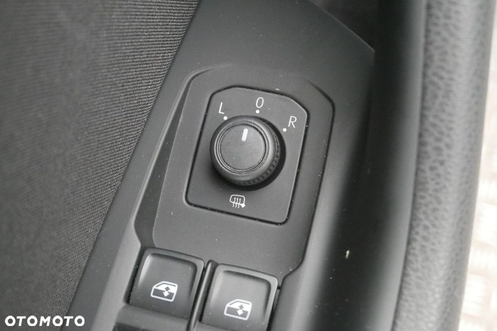 Volkswagen Passat Variant 1.5 TSI EVO Essence DSG - 25