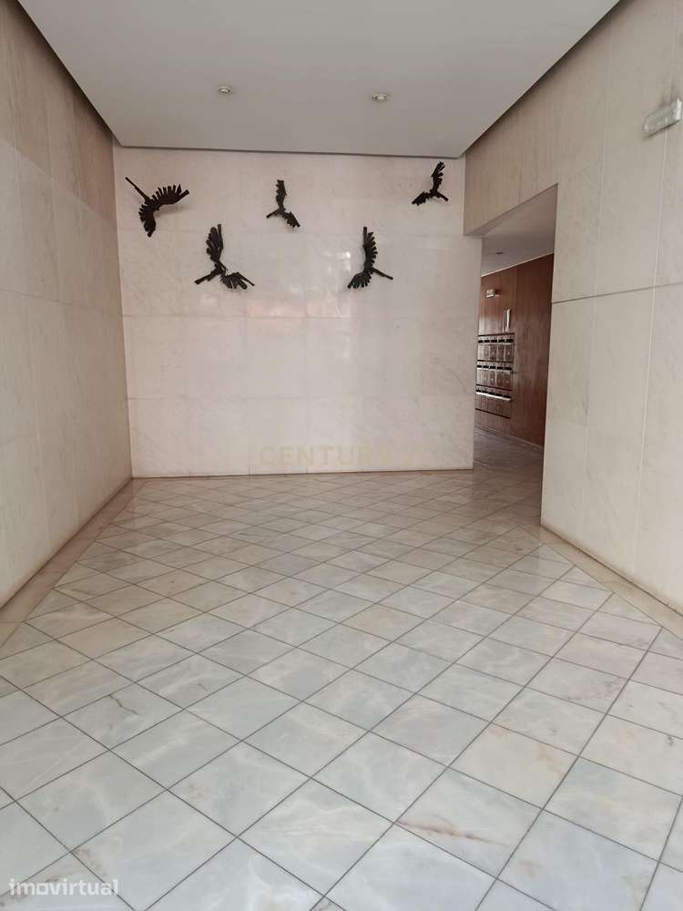 Apartamento com duas suites; estacionamento e arrecadação nas Avenidas - Grande imagem: 3/34