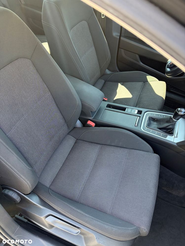 Volkswagen Passat 2.0 TDI BMT Trendline - 24