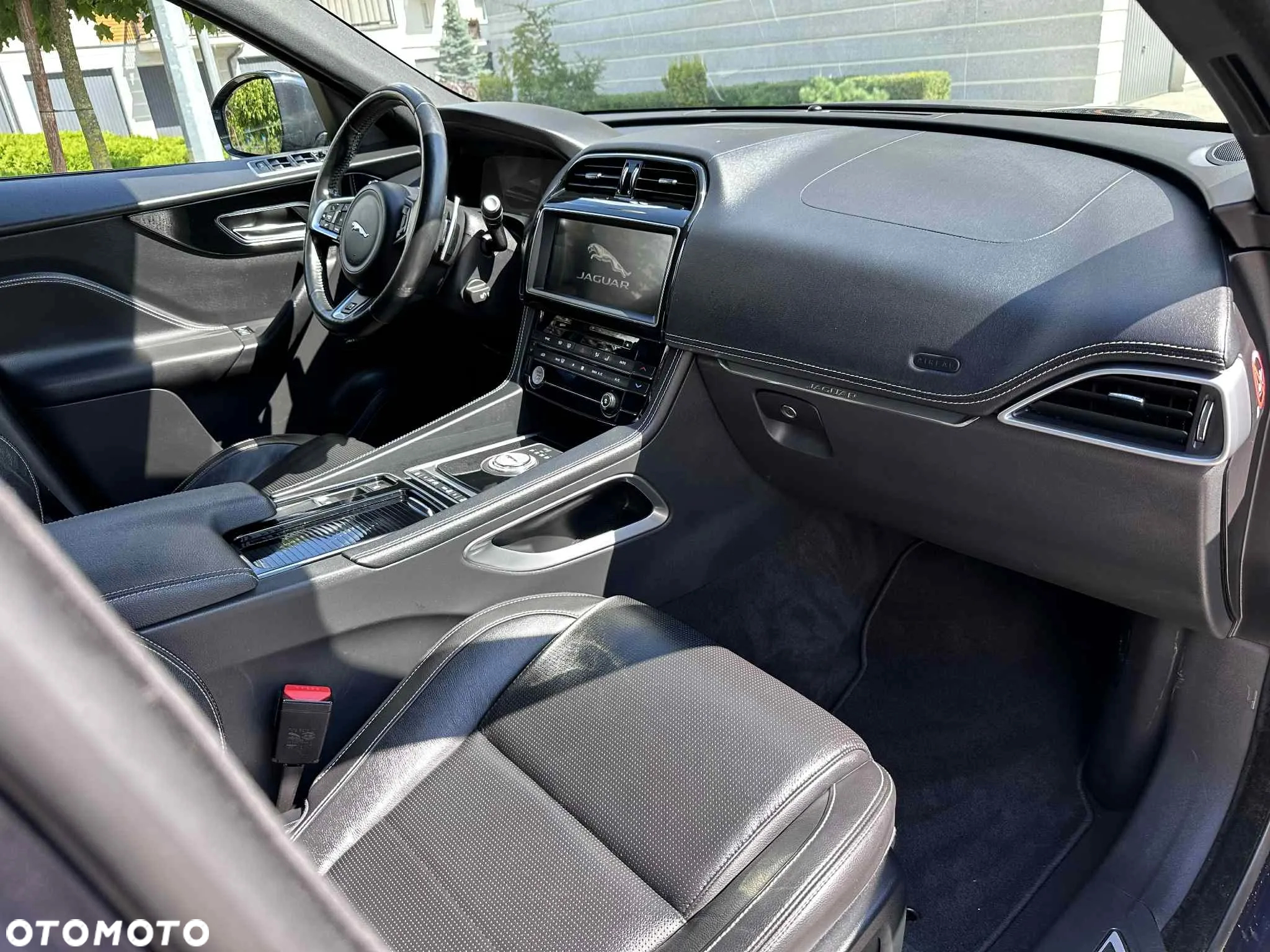 Jaguar F-Pace 20d AWD R-Sport - 9