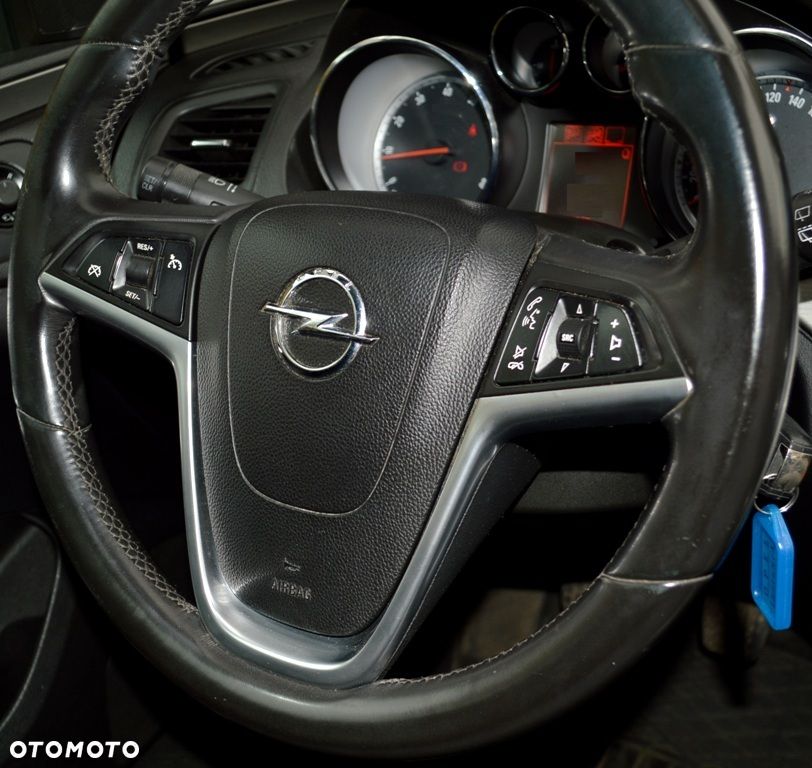 Opel Insignia - 36