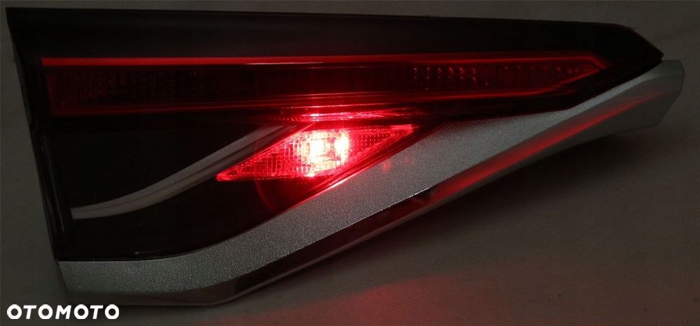 Lampa tyl na wewnętrzna Led Toyota Corolla XI 12 e21 sedan 2018-2023 kpl - 2