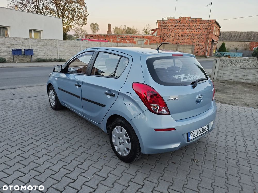 Hyundai i20 1.25 Classic + - 8