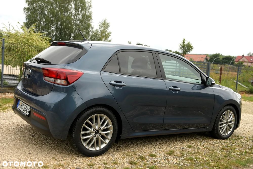 Kia Rio 1.4 L - 9