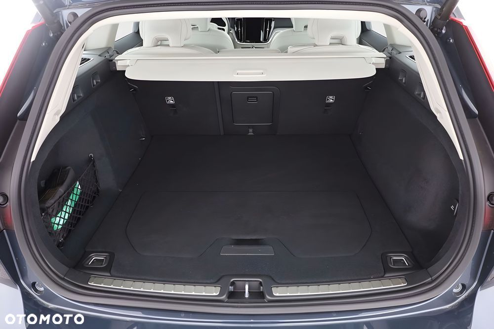 Volvo V60 B4 B Plus Dark - 9