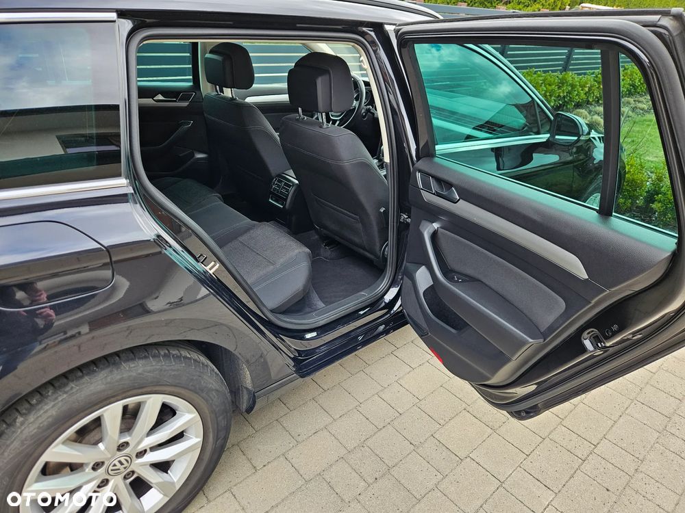 Volkswagen Passat 2.0 TDI SCR DSG Business - 13