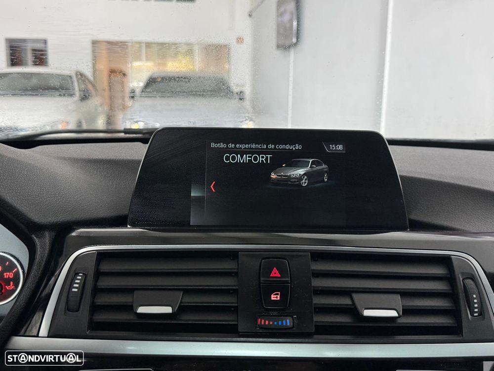 BMW 330 e iPerformance Pack M - 34