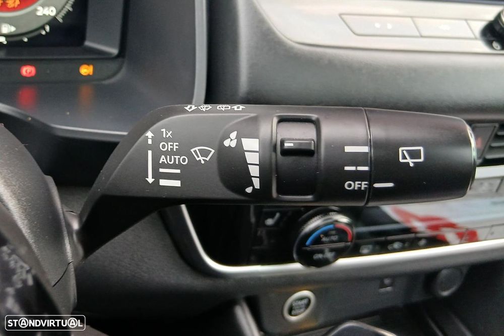 Nissan Qashqai 1.3 DIG-T N-Connecta LED Xtronic - 12