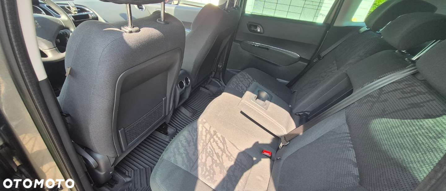 Peugeot 3008 1.6 HDi Premium - 10
