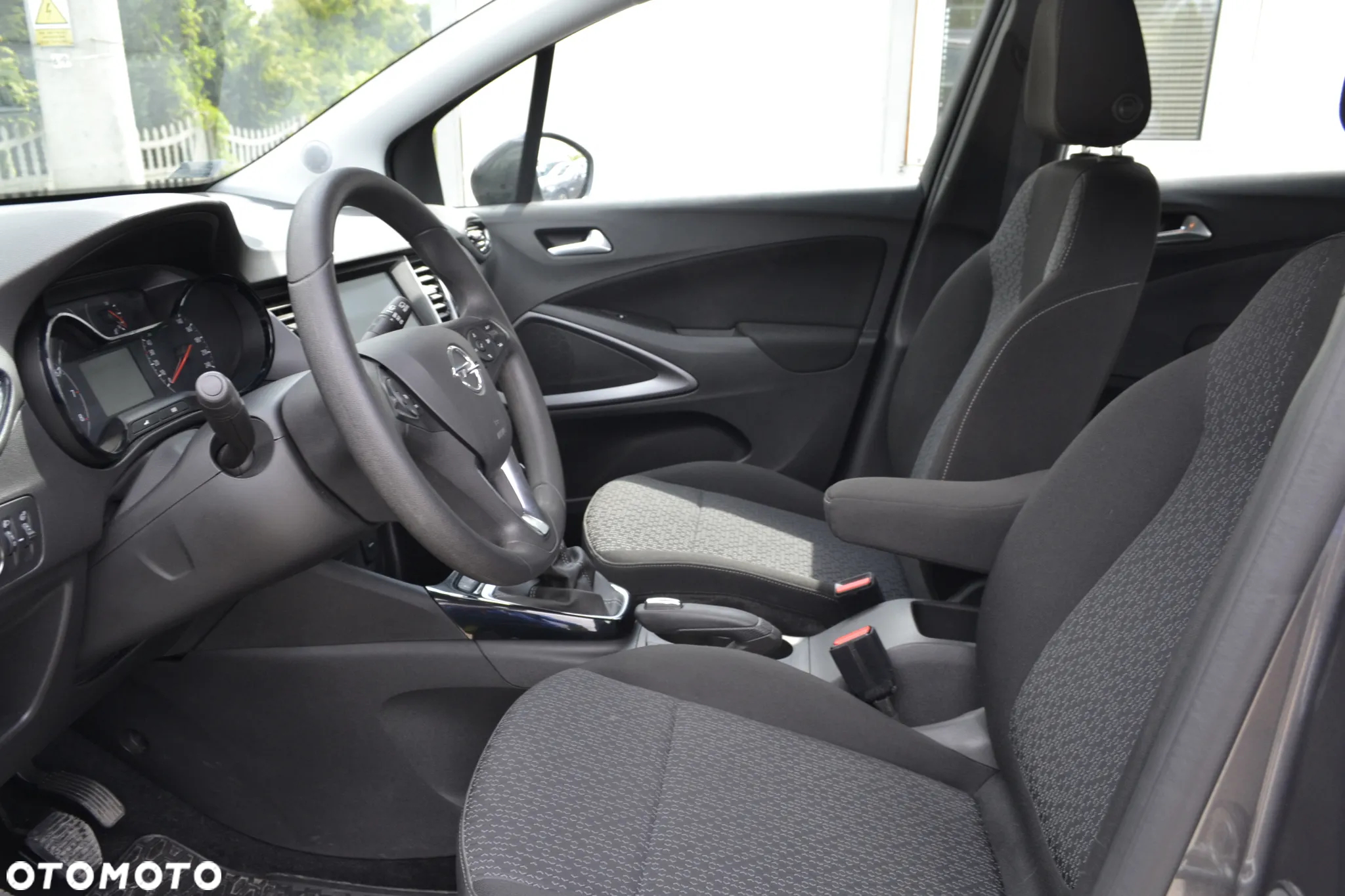 Opel Crossland X 1.2 T Eco Enjoy S&S - 23