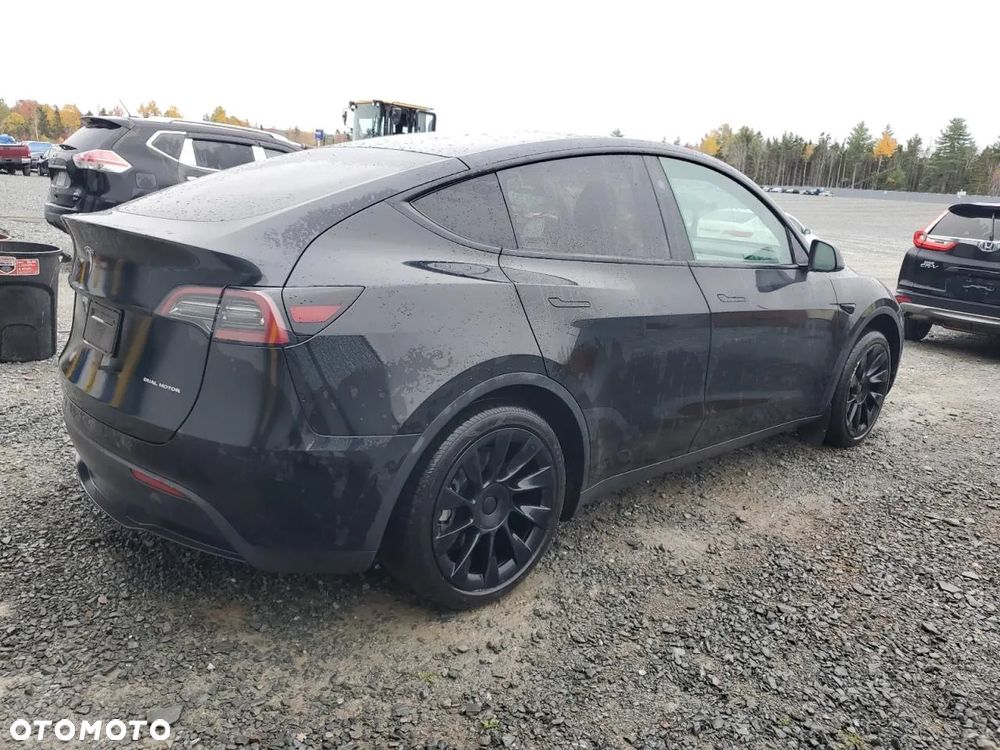 Tesla Y Long Range Dual Motor AWD - 4