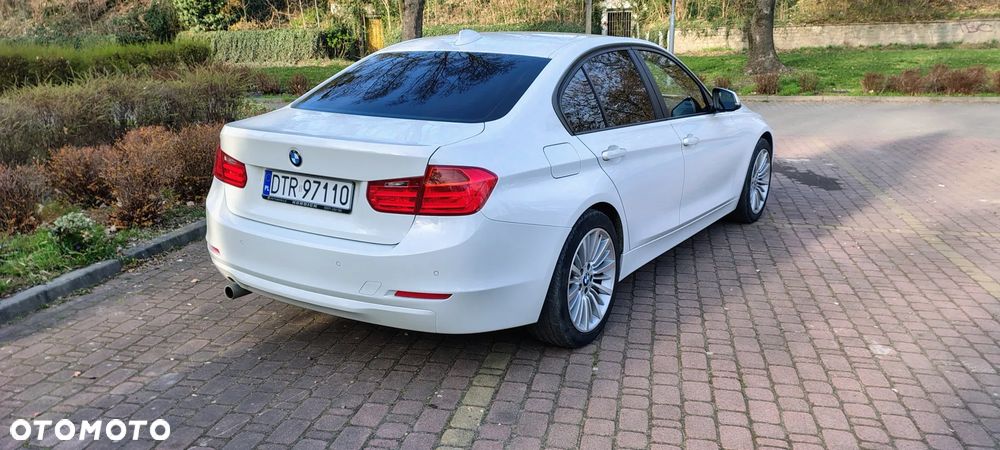 BMW Seria 3 318d - 5