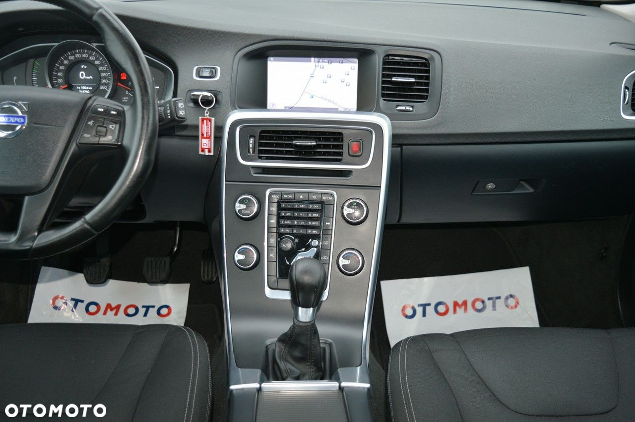 Volvo V60 D2 Kinetic - 24