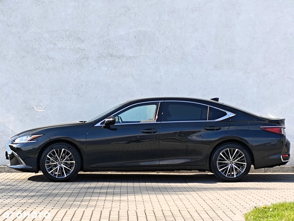 Lexus ES 300h Business Edition - 8
