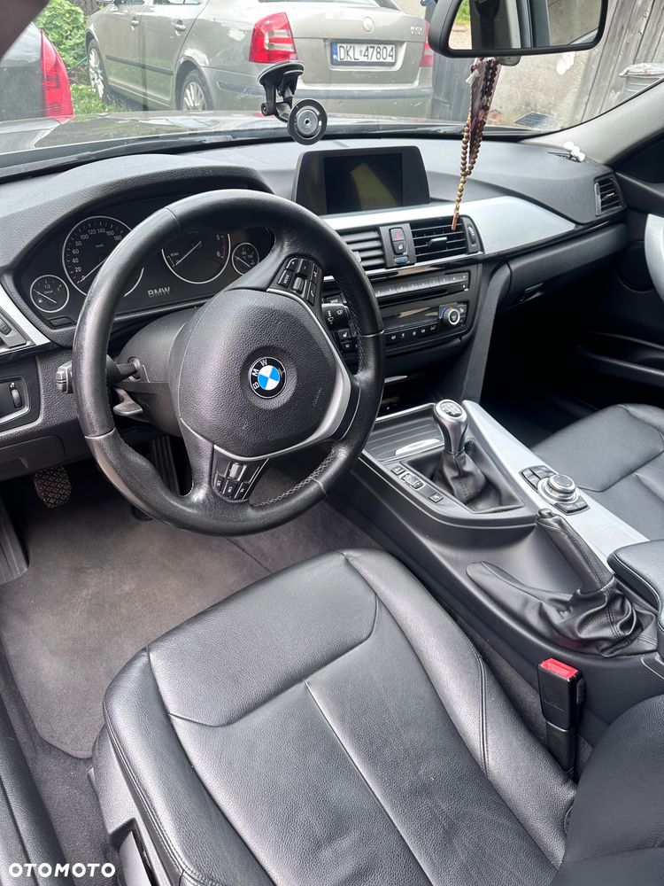 BMW Seria 3 320d - 26