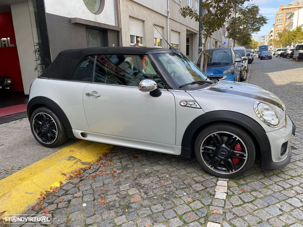 MINI Cabrio John Cooper Works - 9