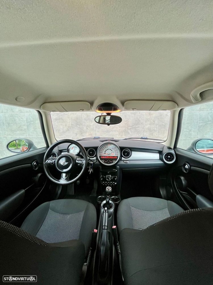 MINI 3 Portas Cooper D - 11