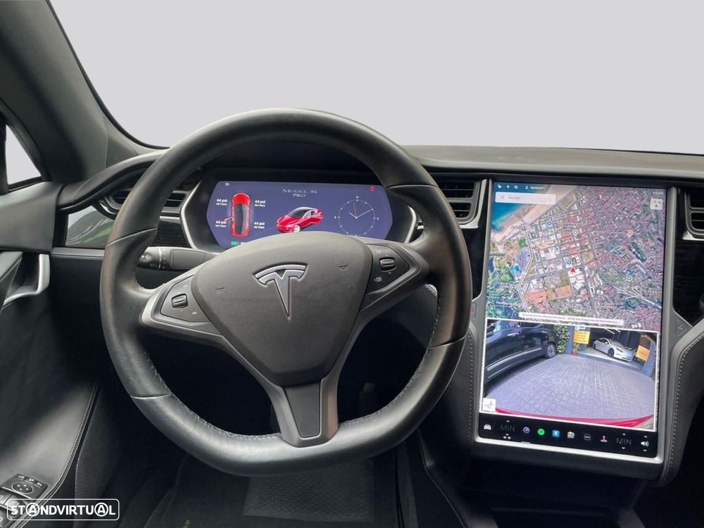 Tesla Model S - 10