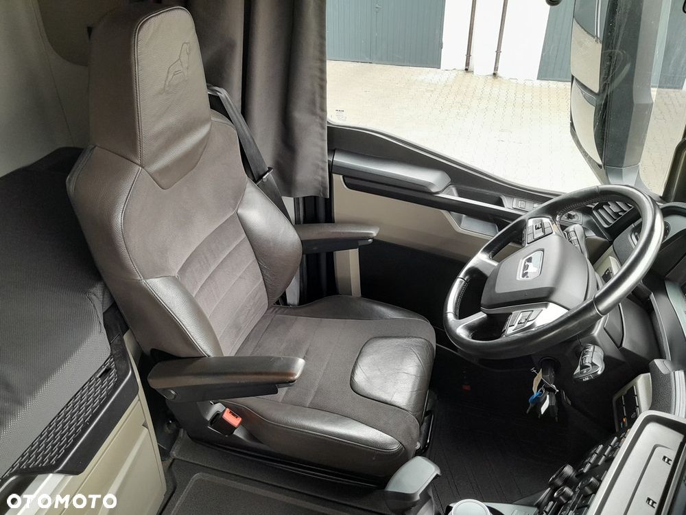 MAN TGX 18.470 4x4 HYDRODRIVE 2023r FULL OPCJA HYDRAULIKA / SKÓRZANE FOTELE - 39