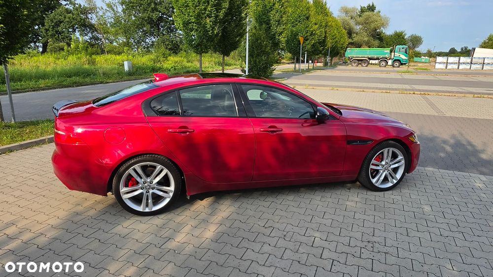 Jaguar XE - 33