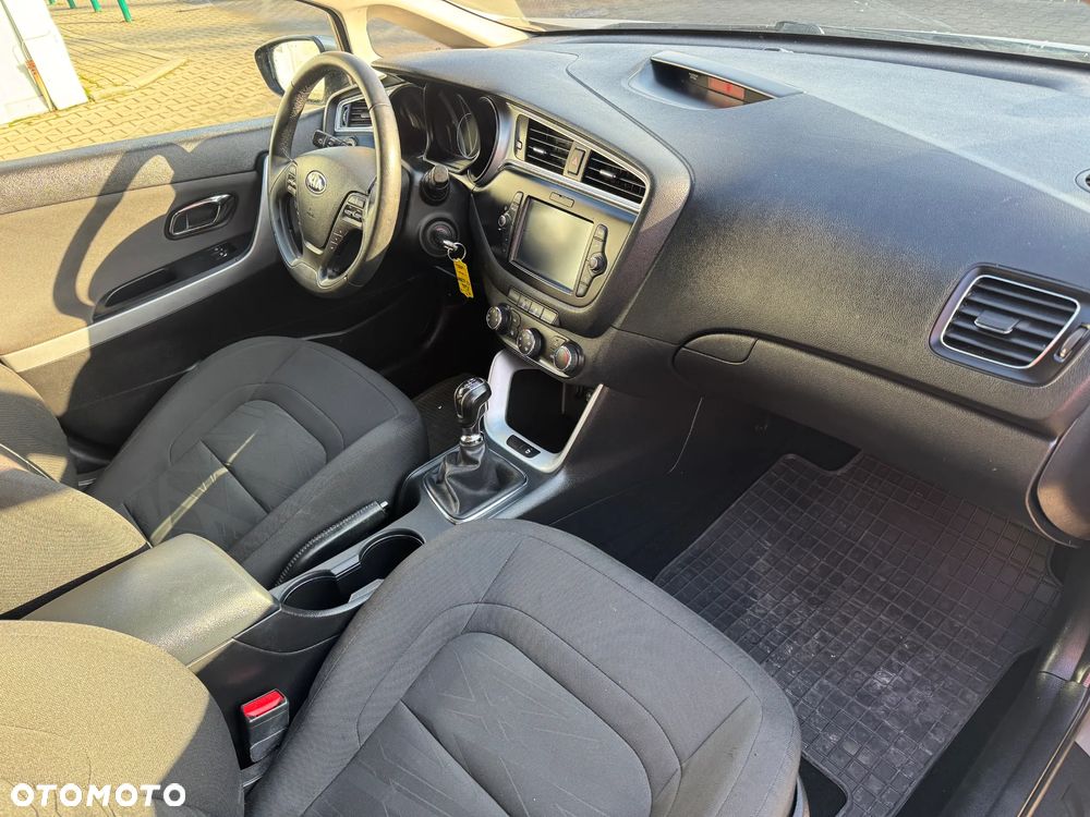 Kia Ceed 1.6 GDI L - 6