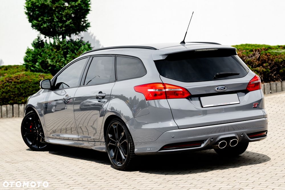 Ford Focus 2.0 TDCi ST - 9