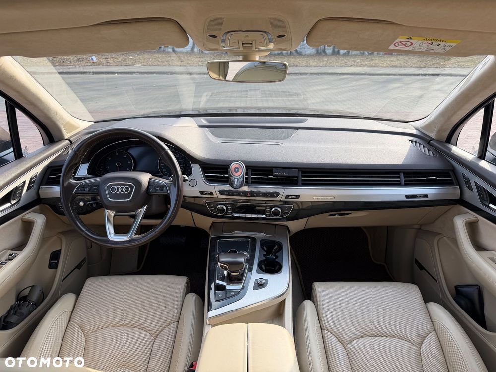 Audi Q7 - 7