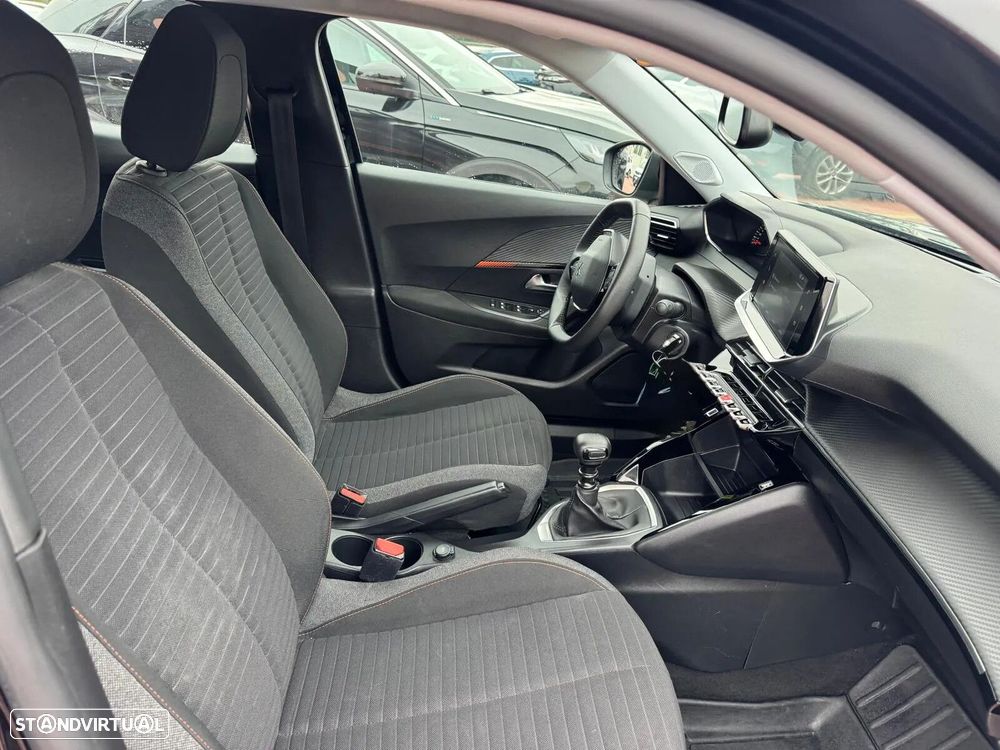 Peugeot 2008 1.2 PureTech Active Pack - 20