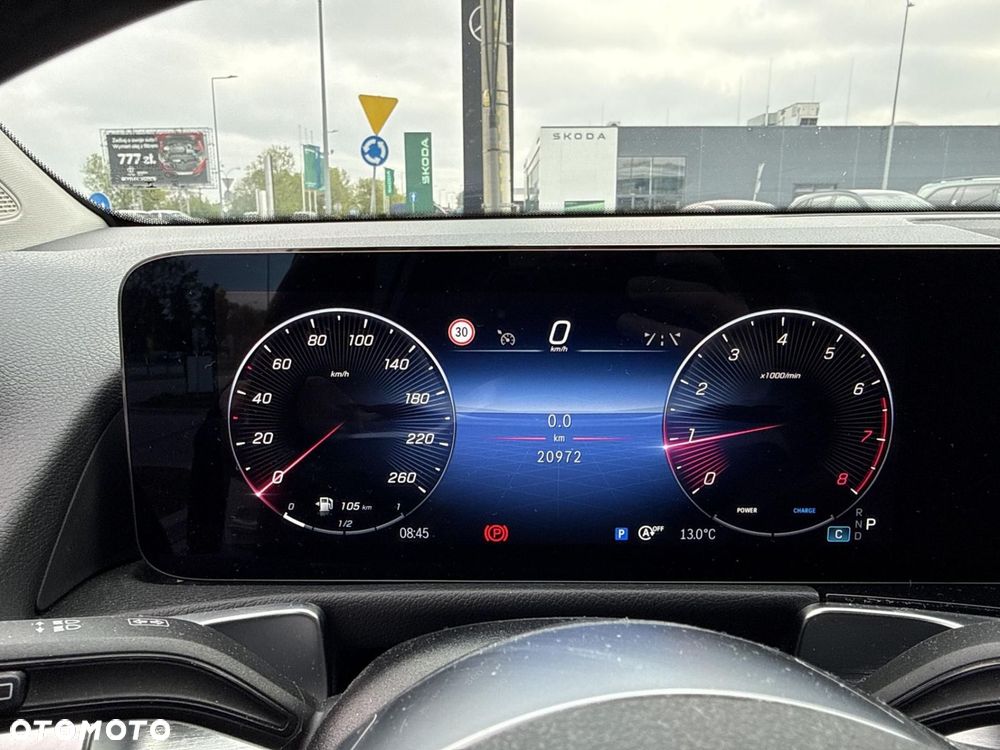 Mercedes-Benz GLB - 14