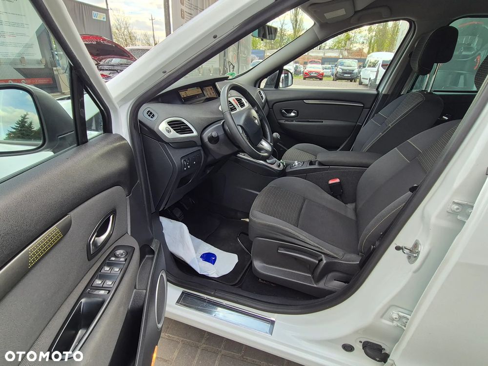 Renault Scenic 1.5 dCi Emotion - 23