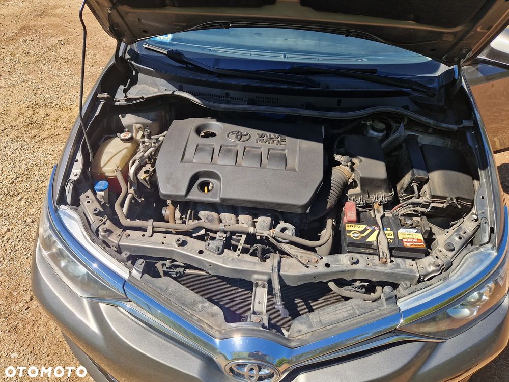 Toyota Auris 1.6 Premium - 11