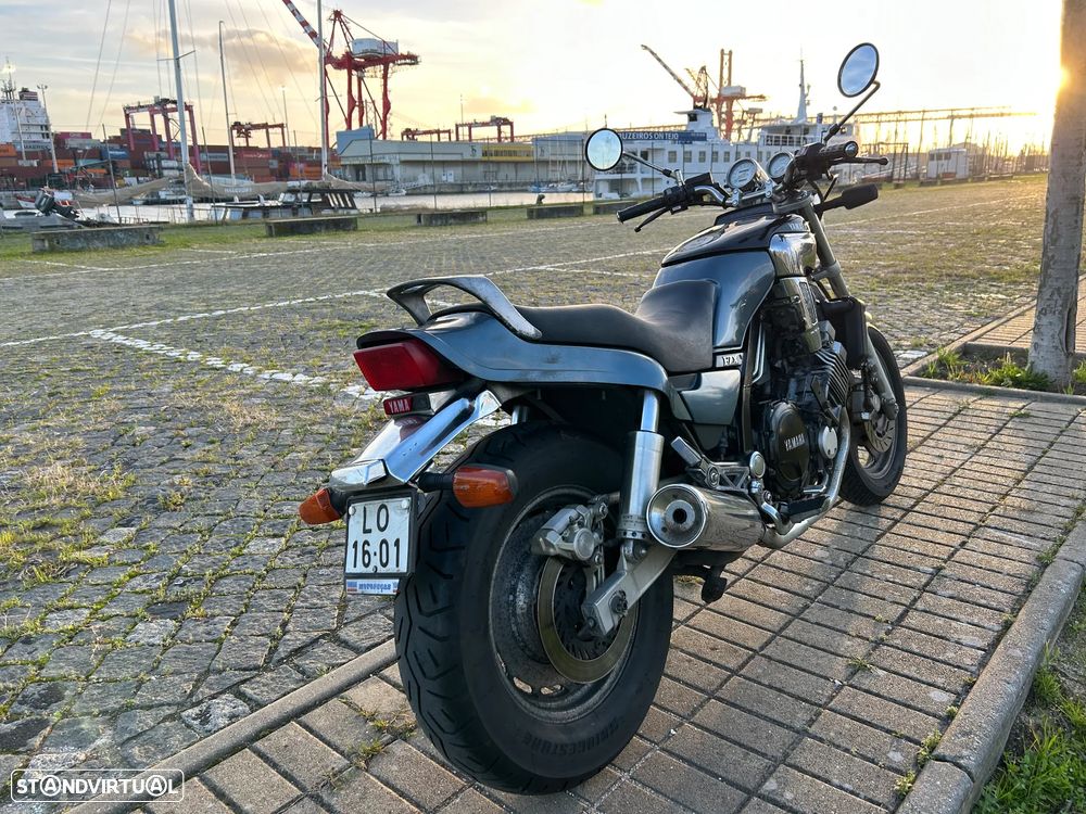 Yamaha FZX - 6