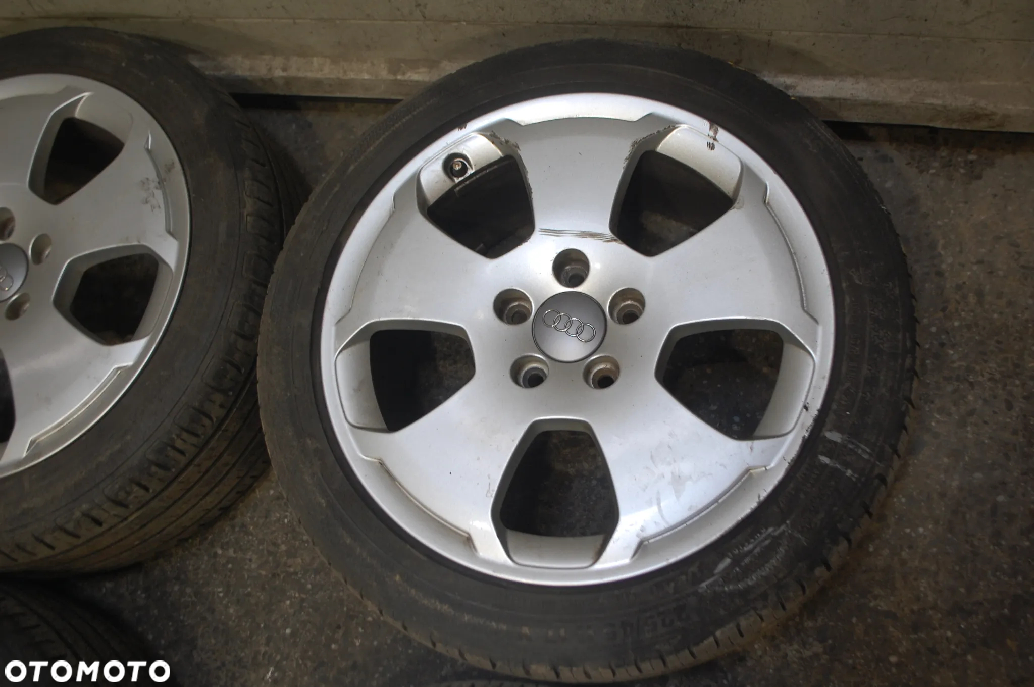 KOŁA FELGI ALUMINIOWE 8P0601025C ET56 7.5J 5X112 225/45R17 LATO AUDI A3 8P AUDI A4 - 4