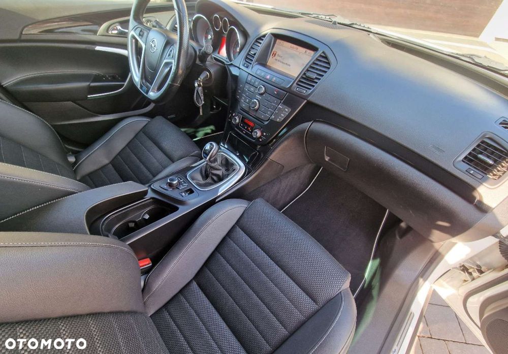 Opel Insignia - 22