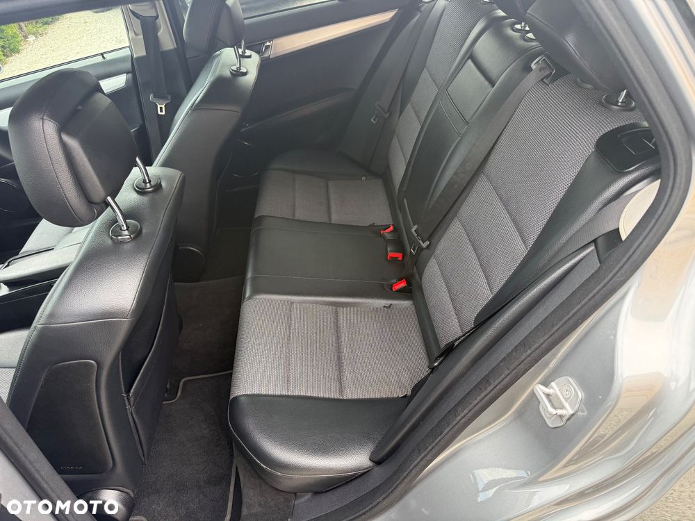 Mercedes-Benz Klasa C 180 Kompressor BlueEFFICIENCY - 18