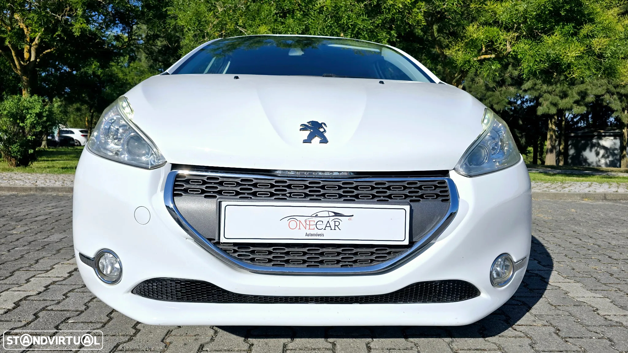 Peugeot 208 1.6 e-HDi Allure 2-Tronic - 8